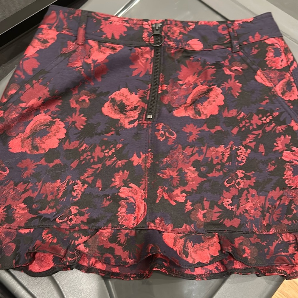 Floral mini skirt